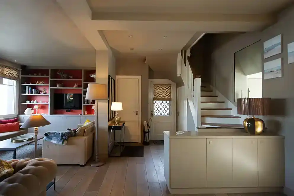 villa-chanteclair-piece-de-vie-deauville Pièce de vie spacieuse de la Villa Chanteclair à Deauville, spacieuse et lumineuse