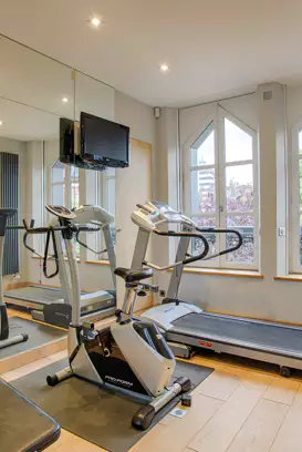 Salle de sport équipée – Villa sur le Quai