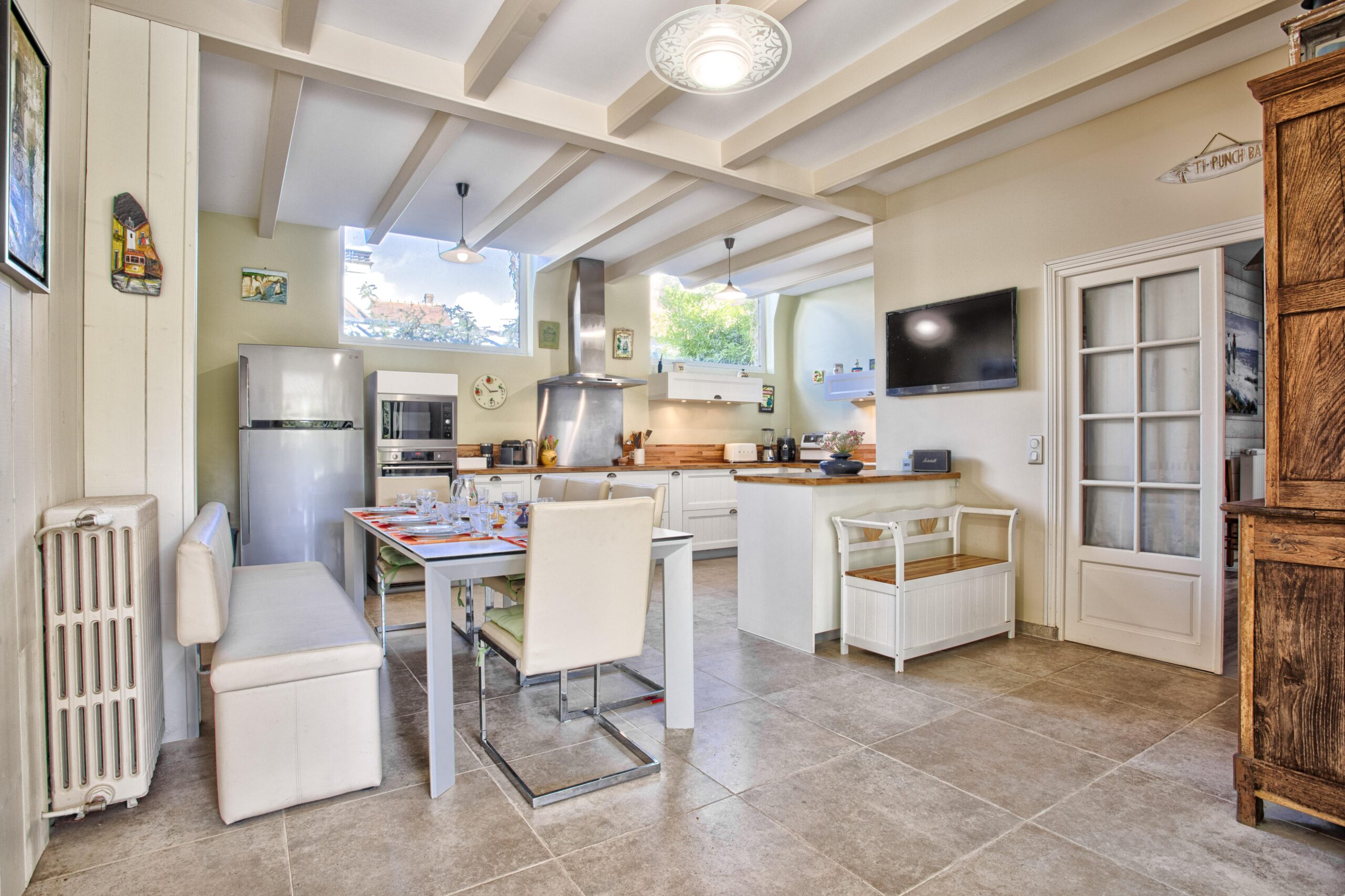 Cuisine et table à manger