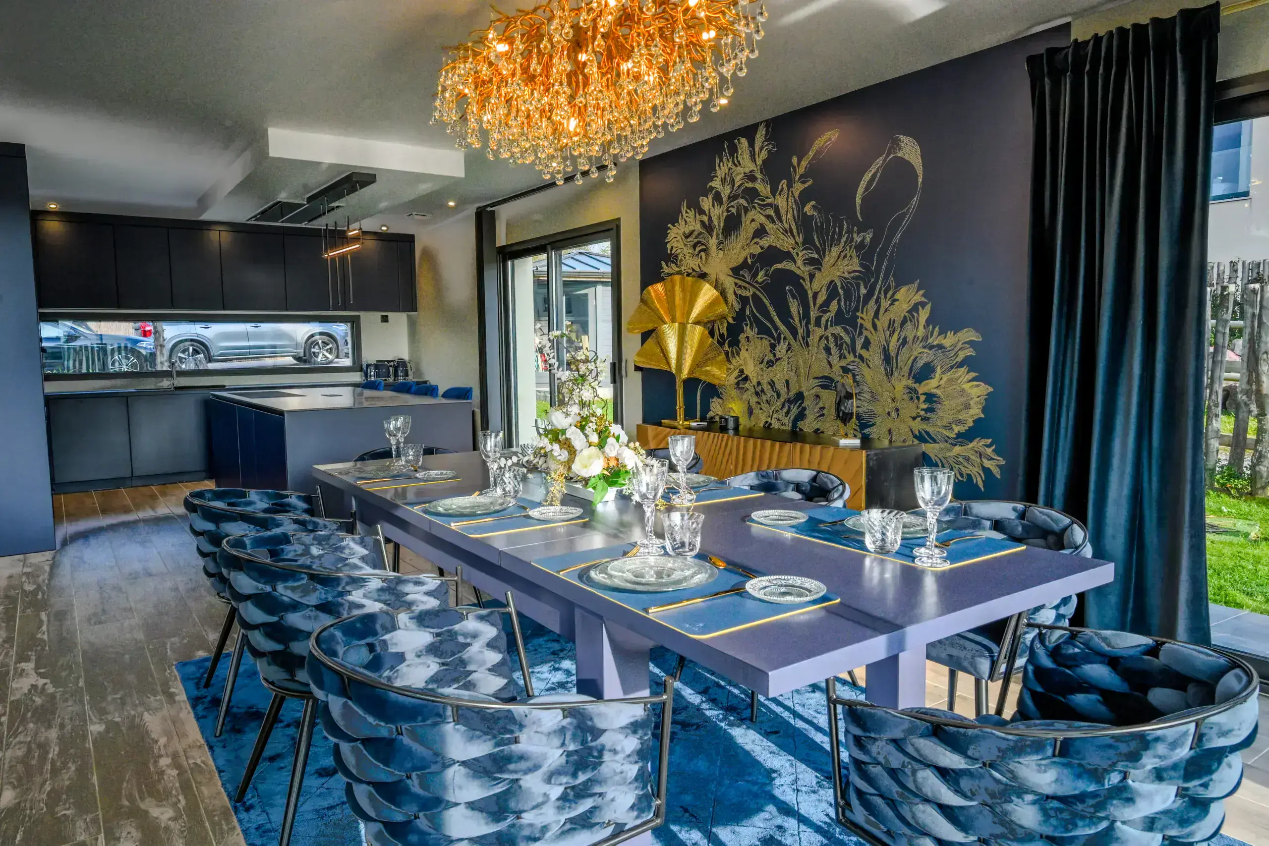 Cuisine Décoration intérieure de luxe et mobilier design pour une réception exclusive à Deauville.
