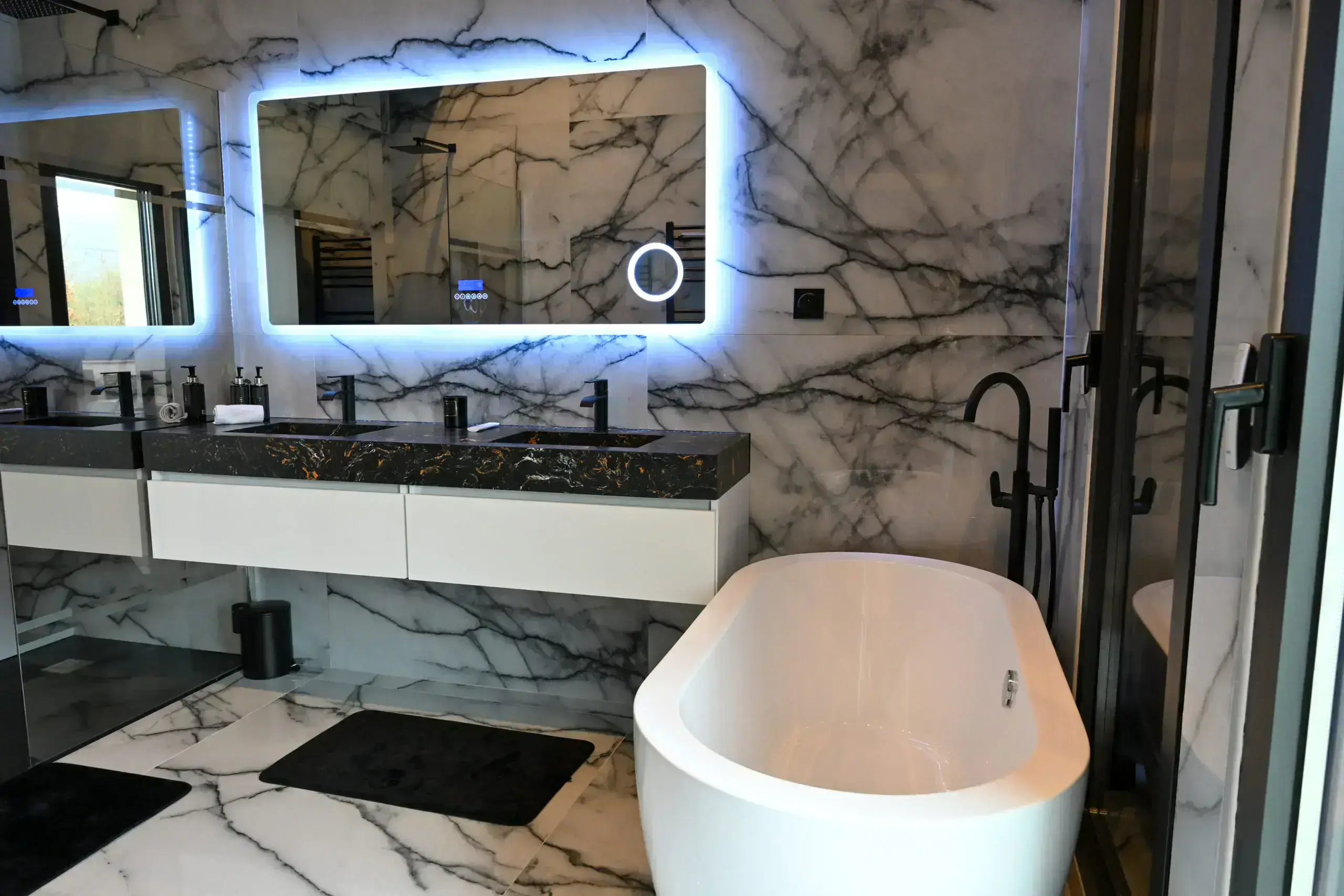 Salle de bain 3 Équipements bien-être et salle de bain de standing pour un séjour d'exception en Normandie.